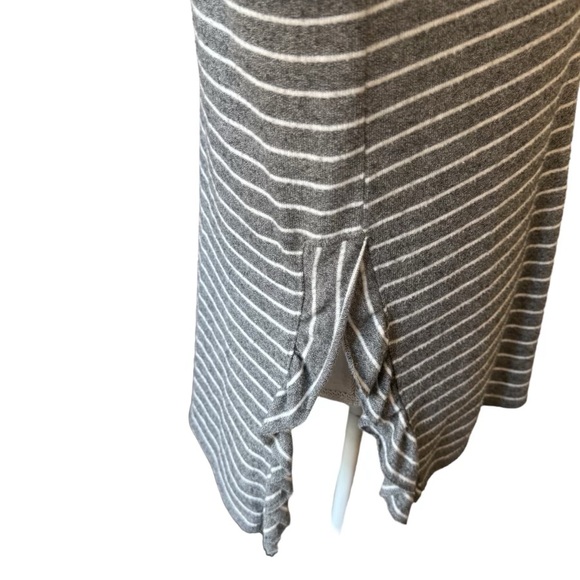 * ❤️AERIE by AMERICAN EAGLE   SWEATER  XSMALL - Picture 3 of 9